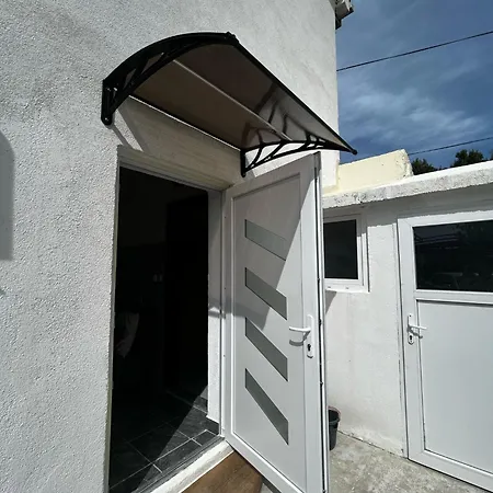 Guest house Apartman/sobe V&g *